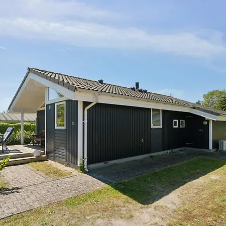 Cozy Close To Marielyst Ferienhaus